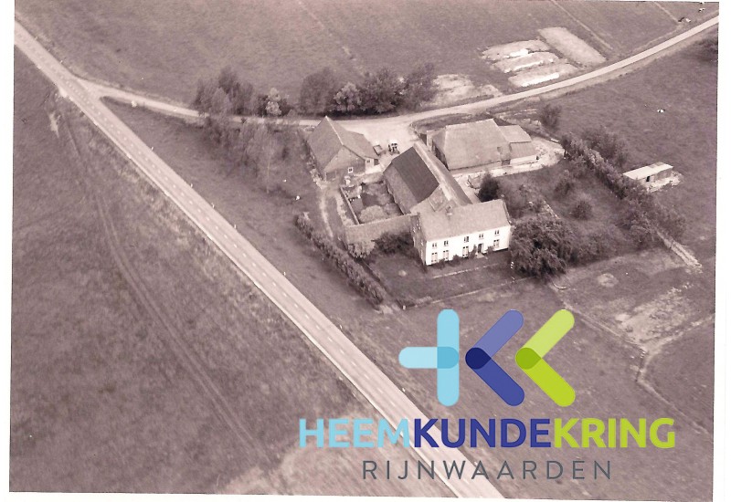 Luchtfoto Herwen Havezate de Boswaaij afgebroken 1974 ivm Batavenweg Coll. G.B.Janssen F0000024